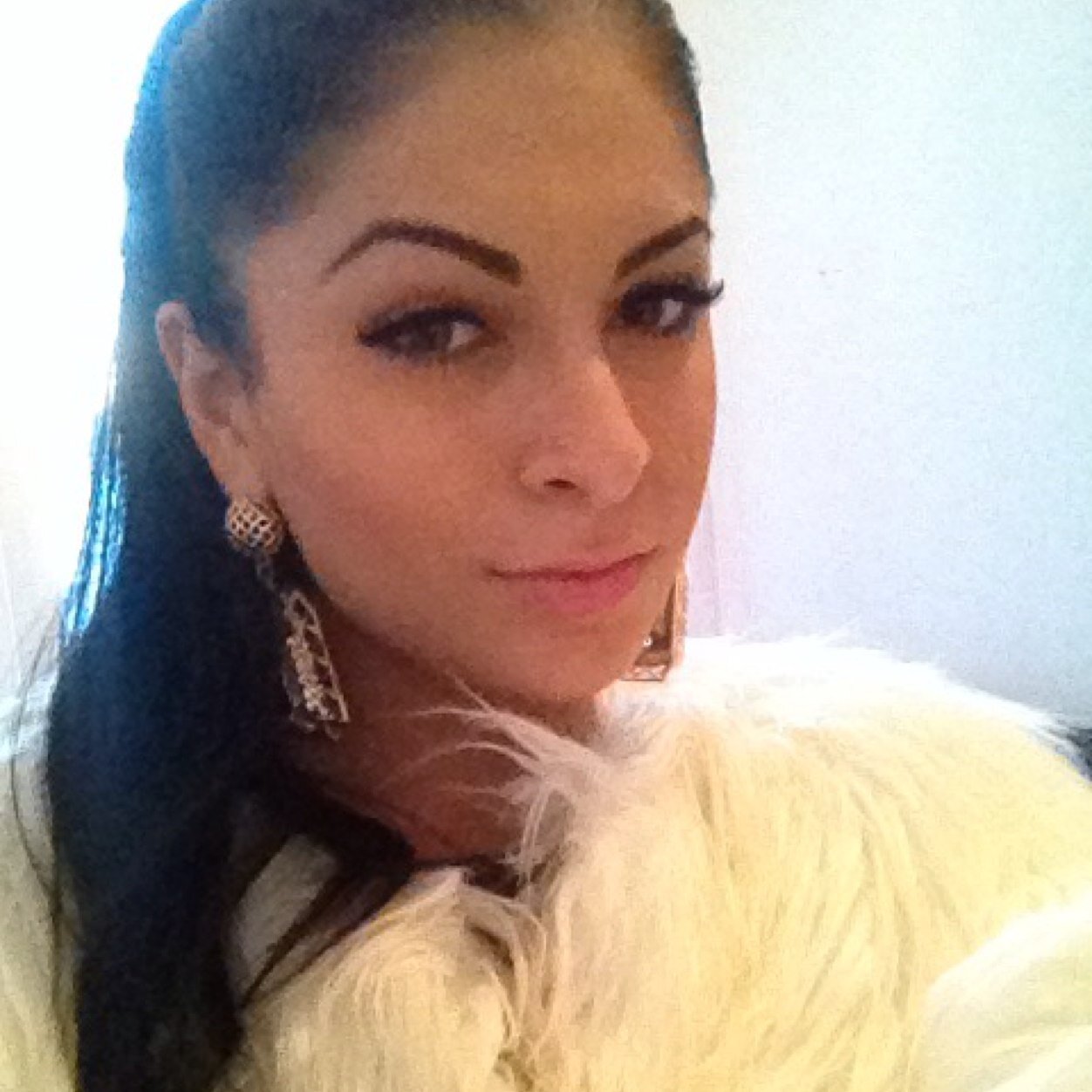 divarzuu's profile picture. Yarab  bizi senin dogru yolundan  ayırma,kötu  insanların  şerrinden  koru allahım