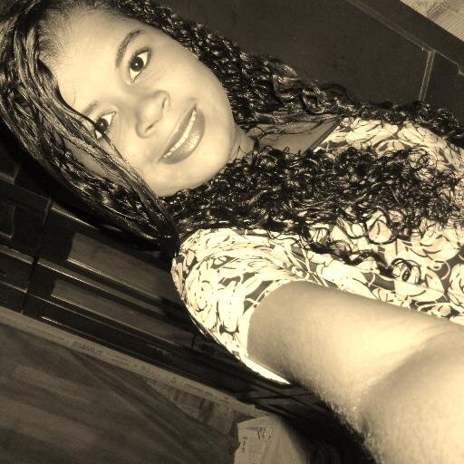speak words, attitudes show (:

 traduçao: palavras falam, atitudes comprovam.