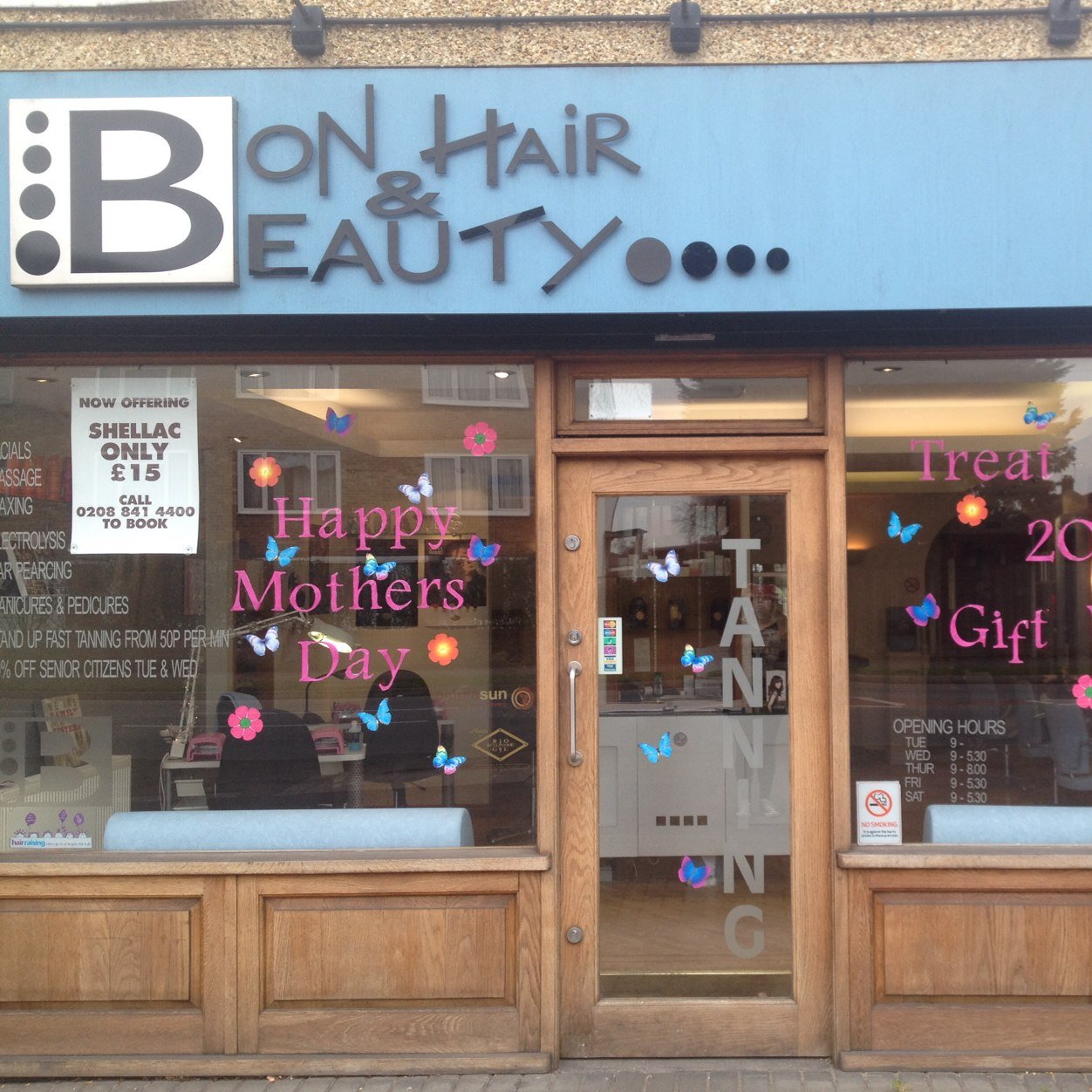 Call 0208 841 4400 to book all hair & beauty treatments!