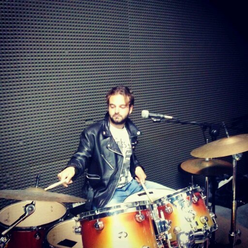 Drummer. My band: http://t.co/dz7lIMXz1b