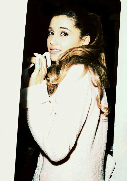 a free follow from @DaOneGrandeGirl  :)