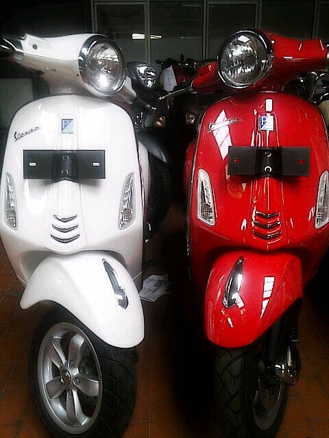 Main Dealer Piaggio Vespa.           CP 082298070706 (MOBILE,WA & LINE )