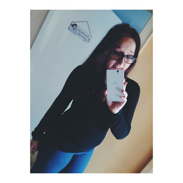 PL/DE
*Belieber
*Smiler
*RihannaNavy

I am who I am, accept me, reject me but I'm still me