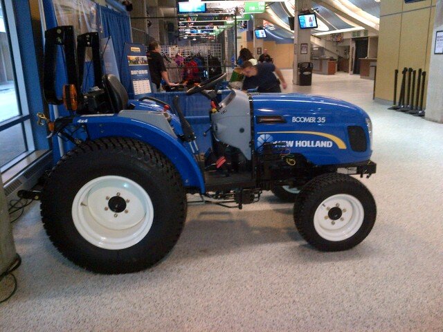 Director Growth New Holland. Fan of Calgary Flames and Montreal Canadians.  Big fan of Graham DeLaet !!