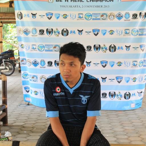 biru darahku putih tulangku elang jiwaku,,,
laziale sejati adalah selalu bersukur ketika lazio menang dan tetap mendukung ketika lazio mengalami kekalahan..