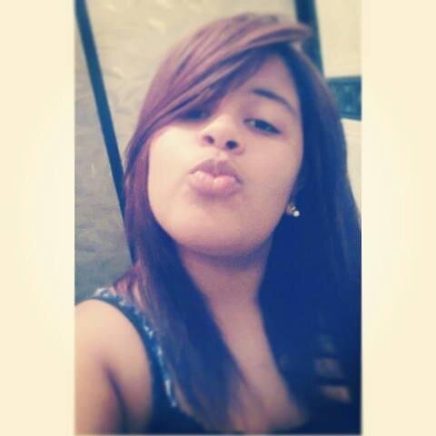 LaryAlua's profile picture. #Onze20 #NosseSentimento
 ∞ ღ ზ ✌