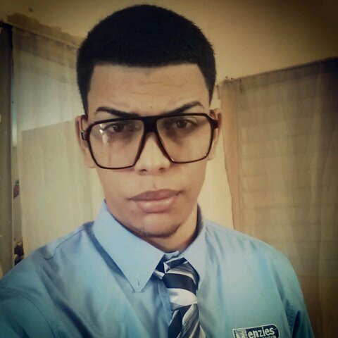 Arquitecto, Oficial Superior F.A.D., Pelotero, Artista..... Son cosas que siempre quise ser.  Soy Joven, Sincero, Decidido y con Vision De Futuro