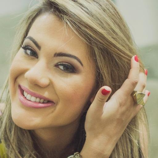Apresentadora,Mineira, Feliz e realizada :)