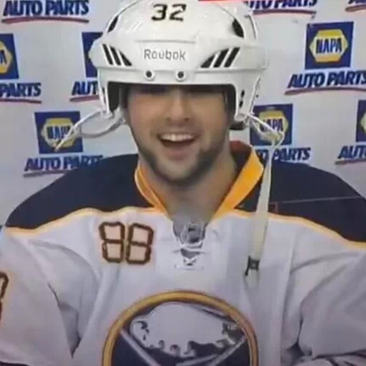 A goaltender with Irish blood. Sabres DieHard. Proud to be a female tendy.