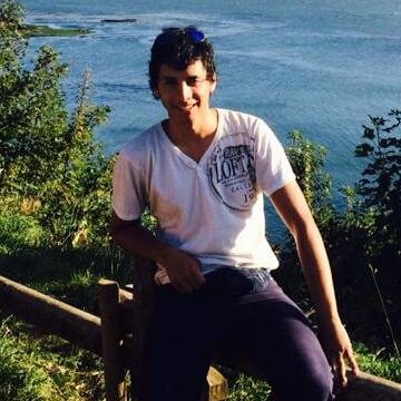 Amo aprender, estudio y trabajo por mis sueños, disfruto mis logros y aprendo de mis derrotas.