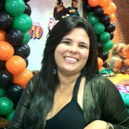 Fonoaudióloga, Pós-graduanda em disfagia, Baiana, Feliz, Perfeccionista, Amiga de verdade, Otimista, Questionadora e Apaixonada pelo meu filho Dudu e pela vida!