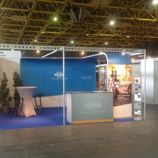 Provinciaal accountmanager bouw -en houtsector VDAB West-Vlaanderen, lid van de raad van bestuur van de Natuur.koepel.