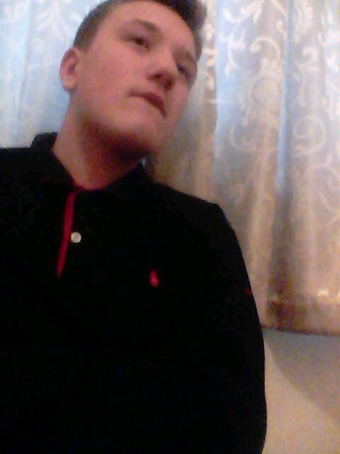 i love music (hip hop) and  l love sport.