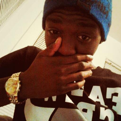 I'm the chosen one, I got all these hoes choosing
I'm a winner, can't lose me
 You ain't gettin' money, can't fool me
