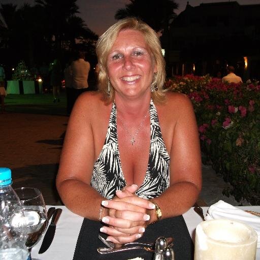 Mother of 3, Nanna of 3, chief head cook and bottle washer!