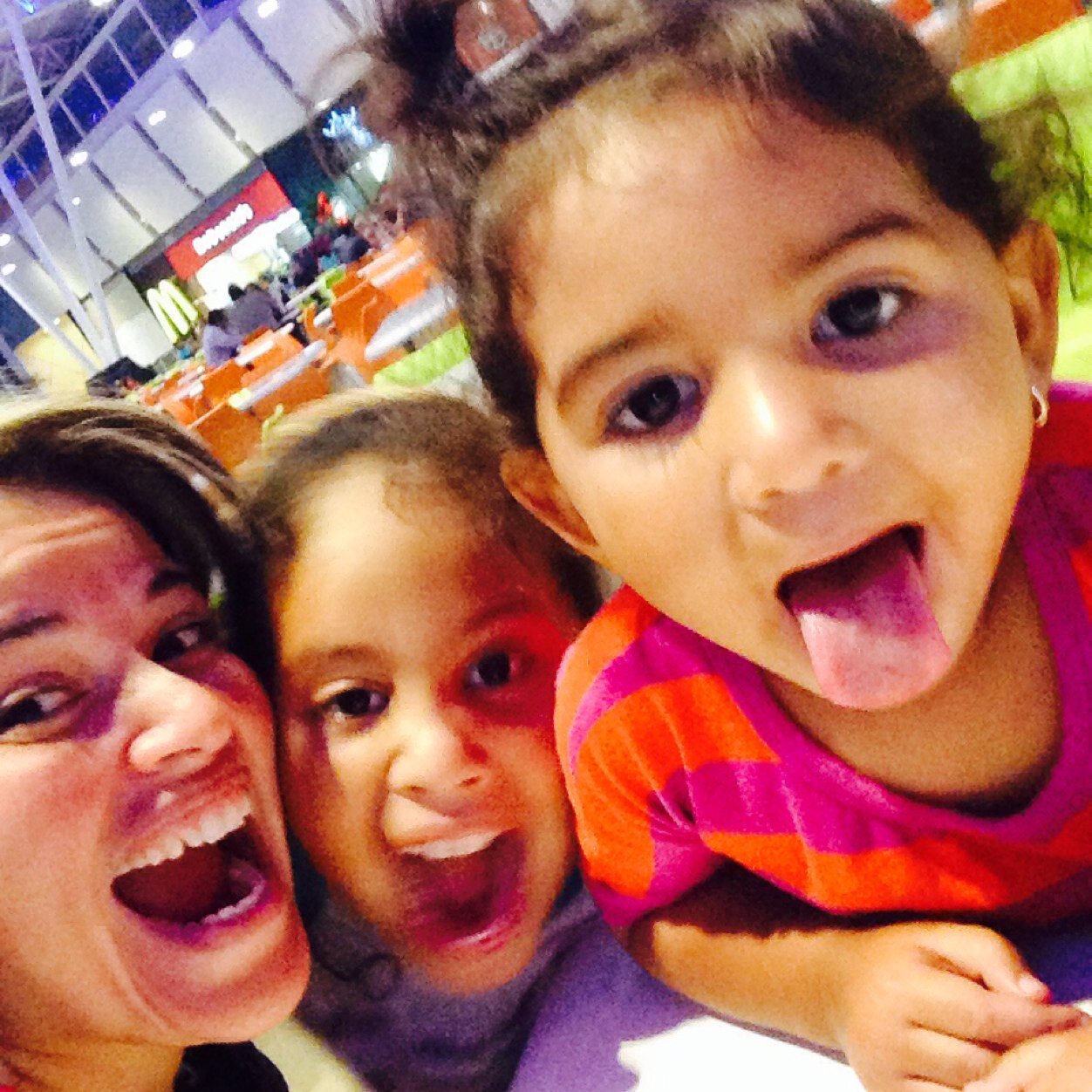 elihernandezc's profile picture. Psicopedagoga, madre 1000% Activa noo por el Gym sino por mis 2 hermosas Hijas q me tienen locaaa