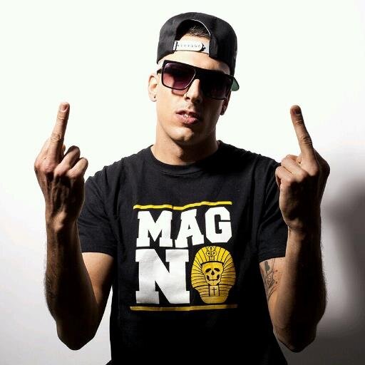 FANS DE @MagicMagno NO DESDE SIEMPRE PERO SI PARA SIEMPRE. EL DIA EN EL QUE DEJE DE CANTAR LA MUSICA DEJARÁ DE SER MUSICA. UN GRANDE.