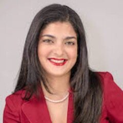 Graduated from FIU with a Bachelor’s Degree in Business Administration, Jennifer acquired knowledge and experience in marketing, sales and banking.