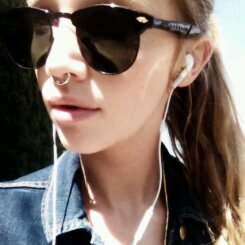 « i'm worse at what i do best and for this gift i feel blessed » // cailin russo,17,single //
