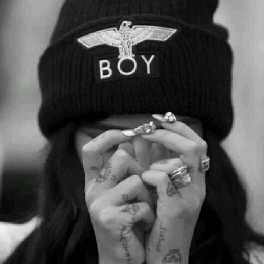 take_me_and_fly's profile picture. {nirgends}