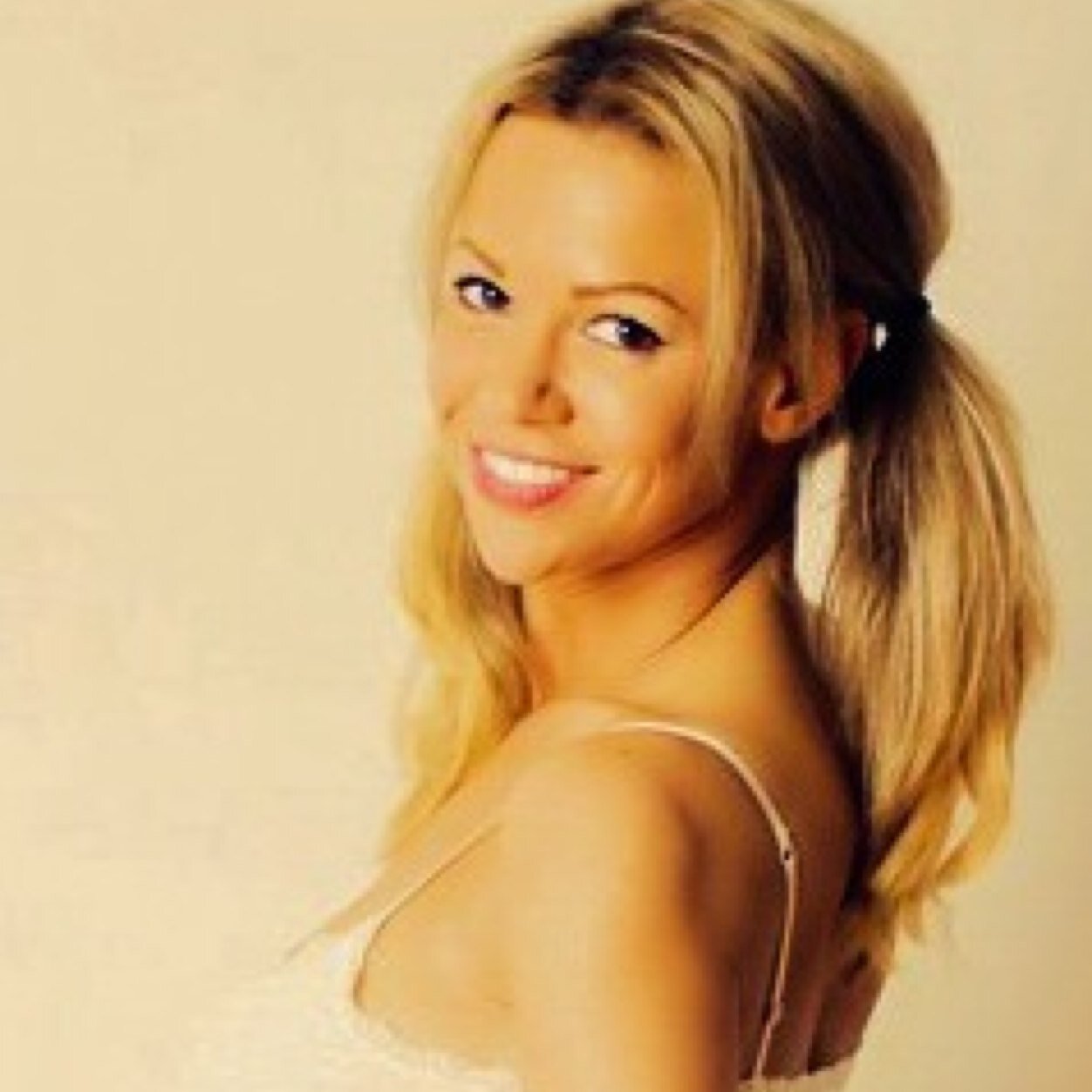 JenniferJDolan's profile picture. Creative. Brilliant. Crazy. Energetic. Weird. Unapologetic. Hypersensitive. Empathetic. Passionate. Intense. I dream with certainty, while battling self-doubt.