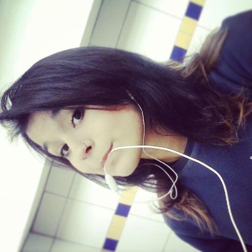 BMTH, 30STM, Nickelback, SOAD, The Wanted, Pizza, 1D, Música, Skate.

Resumi minha vida.