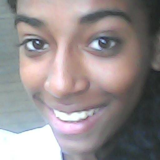 CrisFerreira102's profile picture. O importante não é ser perfeita o importante é você ser você mesma !!