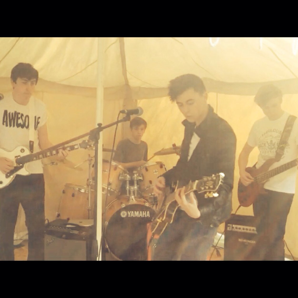 Alternative Rock band from Bolton, England.
Miles Clark (guitar, vocals), Jonny Wallis (guitar, vocals), Matt Bateman (bass guitar), Matty Kay (drums)