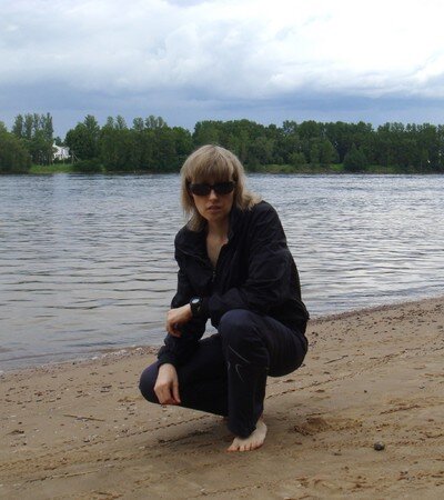 SteMarUlya's profile picture. С каждым такое было. Молча стоишь. Улыбаешься. А боль изнутри ломает рёбра.