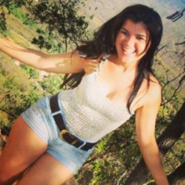 22 anos.  pedagoga. Psicopedagoga. Libriana teimosa. Militante do movimento INCLUSÃO SOCIAL.  Apaixonada por CRIANÇA , MÚSICA , bons LIVROS , CINEMA , MODA ...