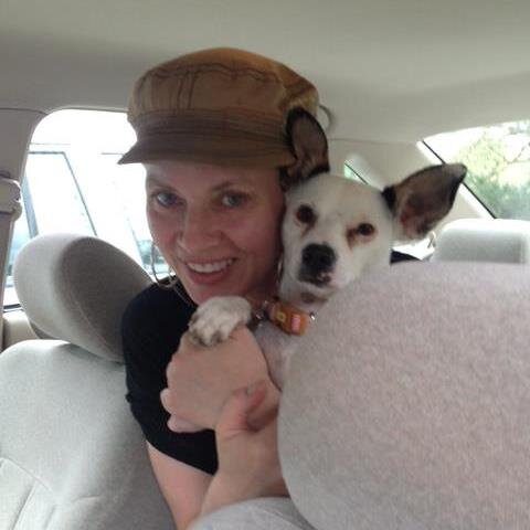 writer, beginner singer & guitar player, dog mom, dancer, lmt