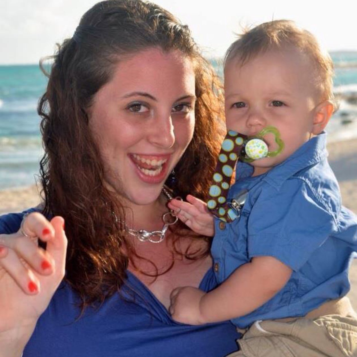 NicHeller12's profile picture. J'aimerais me cacher sous tes paupières
Pour que tu puisse me voir quand tu fais tes prières