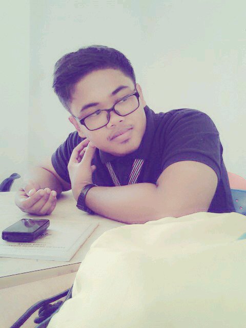 Muhammad Nazari Bin Satiman . Simple person . Perbaiki diri .