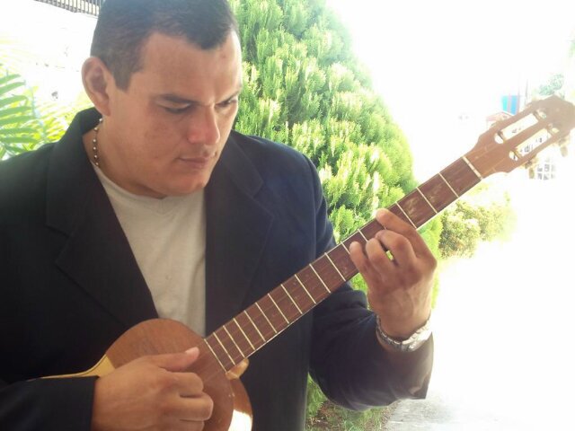 ING en MTTO, MUSICO, CUATRISTA, GUITARRA.