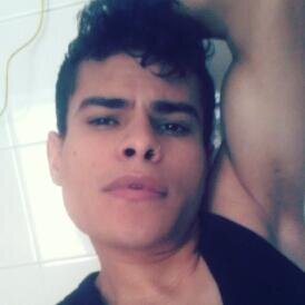 Sabe o que é lindo? Lindo é quando a pessoa demonstra que sente sua falta, demonstra que precisa de você, corre atrás, dá valor e não desiste.
