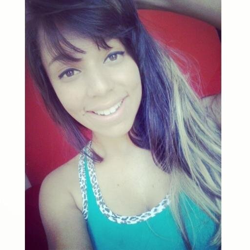 Brilhando em vida, sorrindo  á toa, só vibrando paz e amor. Ser feliz apenas! 3
