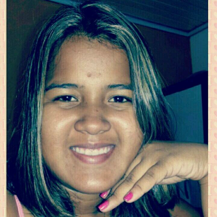 KarolainySilv11's profile picture. 