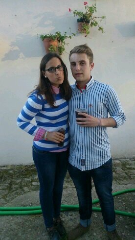 Y derrepente entra alguien es tu vida que te la cabian en un segundo , Y prefieres no perderla nunca TEQUIERO ..!! OSQUIERO AMIGUITAS MIAS JAJAJA