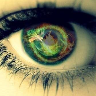 LOVE reading Divergent!