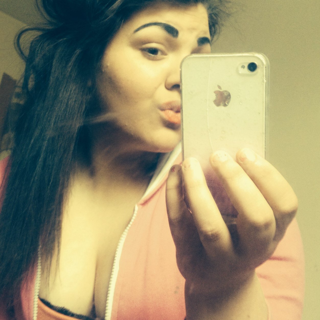 theresamaher's profile picture. bbm-7409efc7 follow & ill follow back • •my girls •amelia rose; theresmaher96 snapchat myangelsxx✨