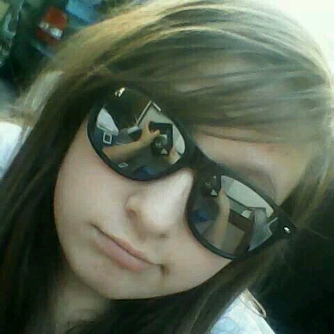 i love one direction and i loved them for 2 years and im 13 and i love niall and my birthday is december 1st