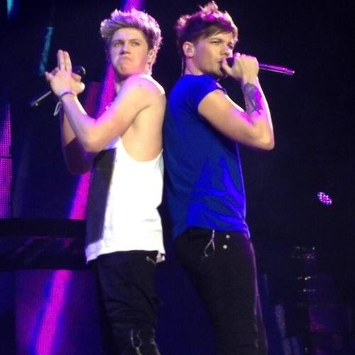 No importa la distancia, mientras compartamos un mismo cielo 1D  !!!!! I LOVE  YOU @niallofficial @louis_tomlinson