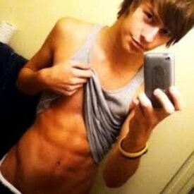 nolayju's profile picture. إليوت بليس Self proclaimed King of Stutton. Waitrse' No. 1