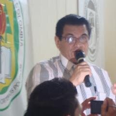Administrador de Empresas, Especialista en Alta Gerencia y Economía Solidaria, Especialista en Docencia Universitaria, Magíster en Educación.