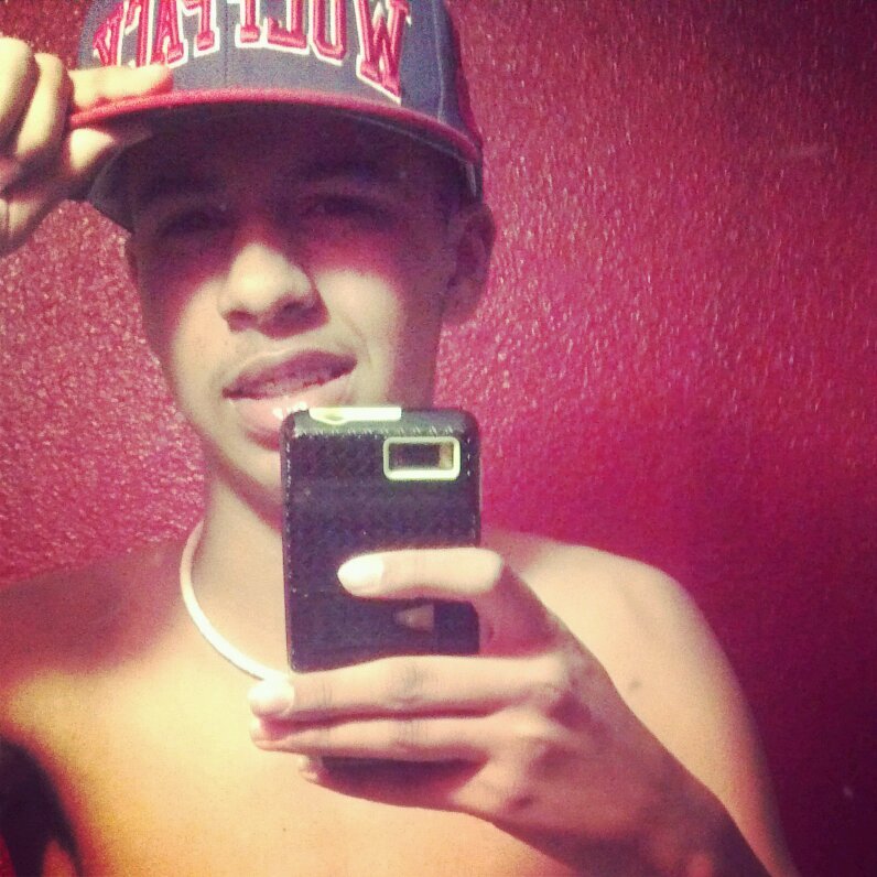 I'm 15 , I Love To Play Basketball ,I'm Country Love Hunting & Fishing ,I'm Single ,