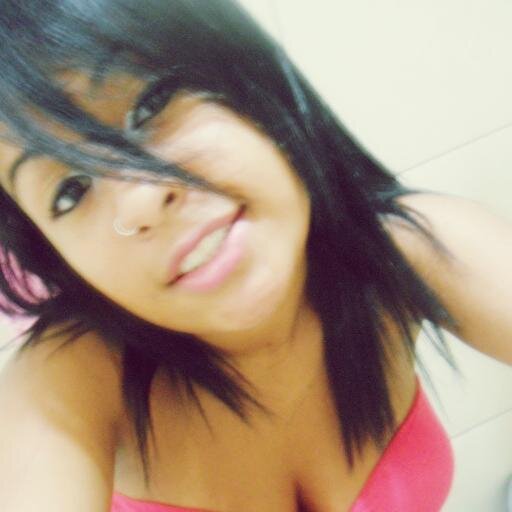 -  Mas não, não desiste de amar não. O que causa a dor não é o amor, é a falta dele!