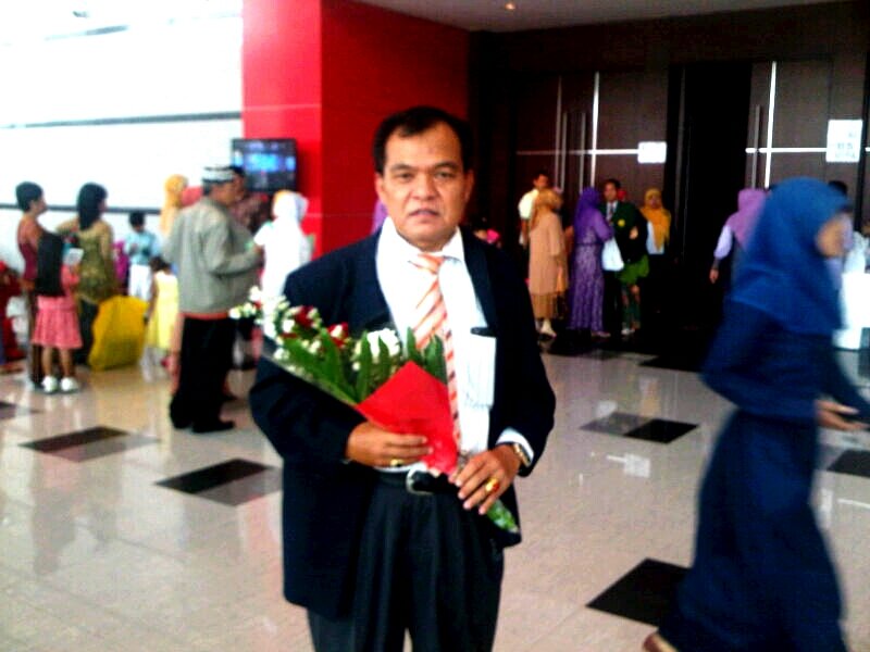 Profesional, rasional, religius. Penulis Buku : Strategi Pencegahan Narkotika,  dan Solusi Cepat Atasi Macet Kota Megapolitan Jakarta.