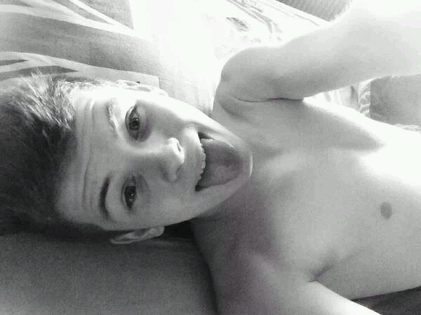 JeremyGclvz's profile picture. Follow, i follow back ;)