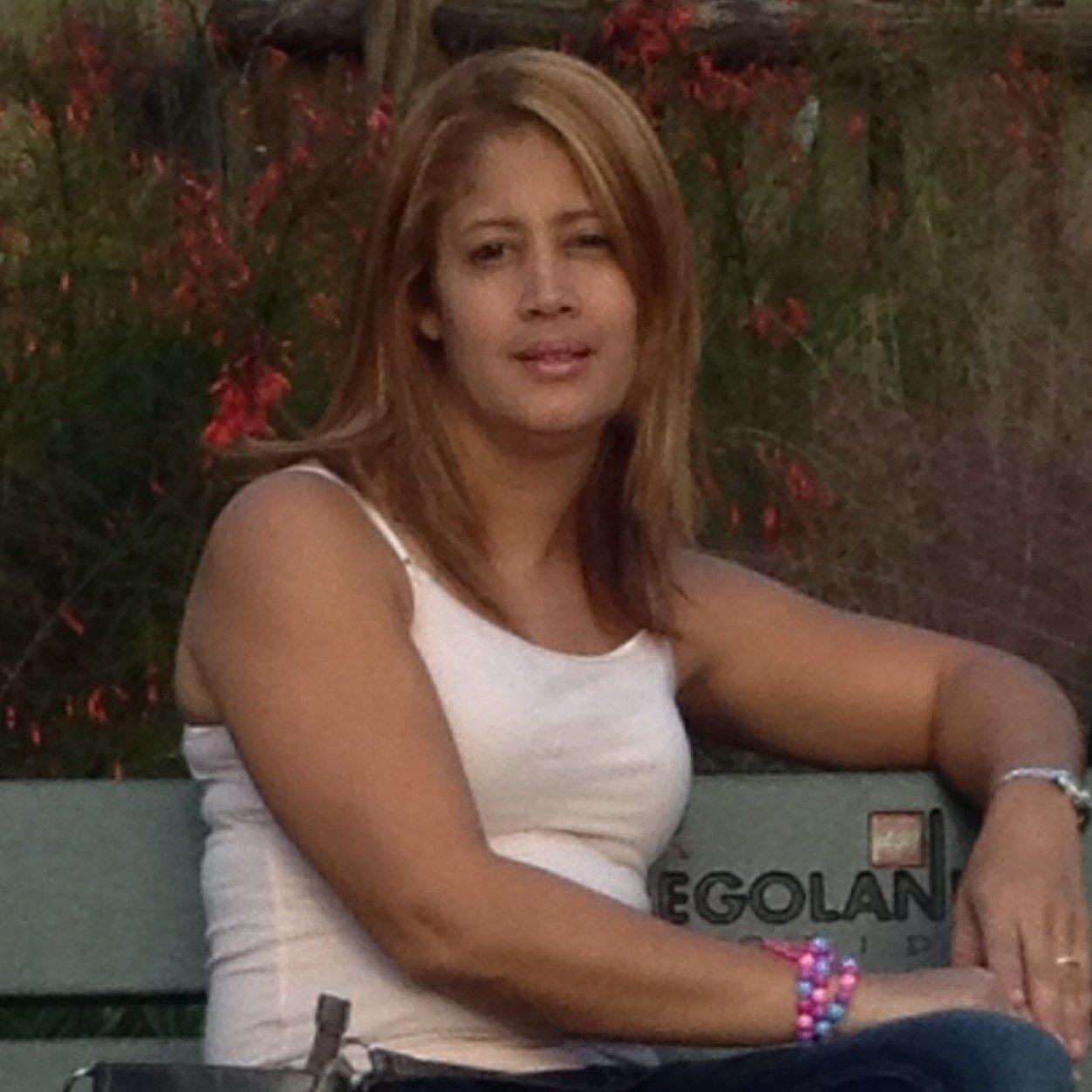 janirisdanetsy's profile picture. 