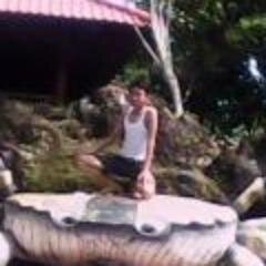 roniSJ1's profile picture. follow my twitter